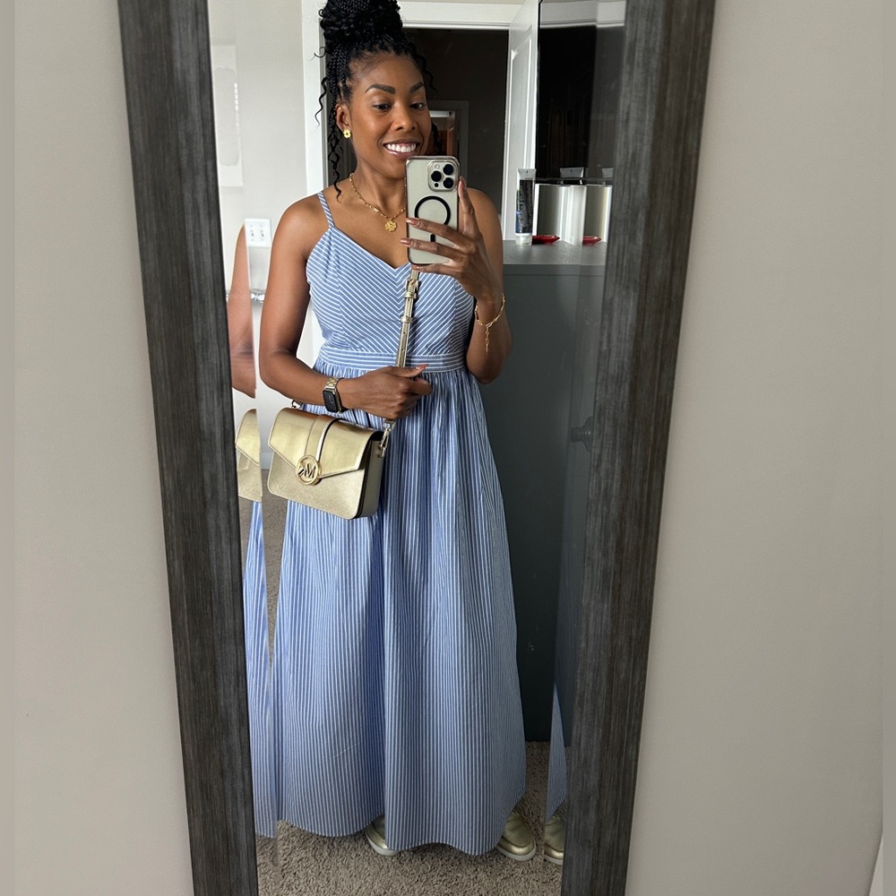 Beautiful striped dress - Size 8